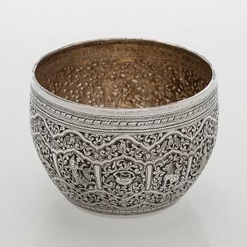 An Asian  silver bowl, Finnish import marks Helsinki 1969.
