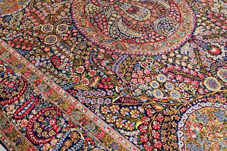 Matta, Kirman lavar, Millifleur, 393 x 300 cm.