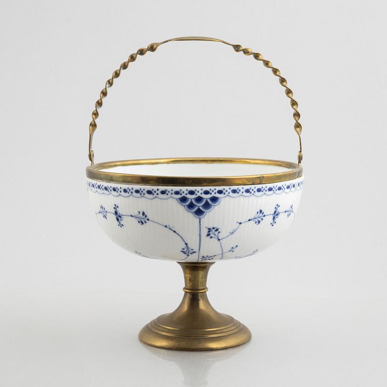 A 'Blue Fluted Half Lace' / 'Musselmalet' bowl with metal fittings, Royal Copenhagen, 19th century.