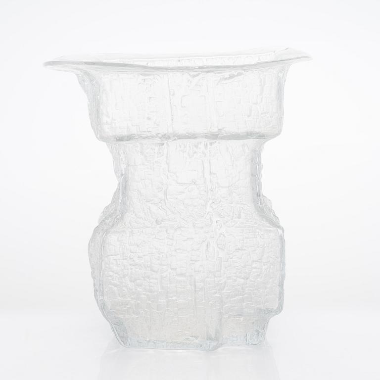 Timo Sarpaneva, a vase from the Finlandia series for Iittala. In production 1964-1970.