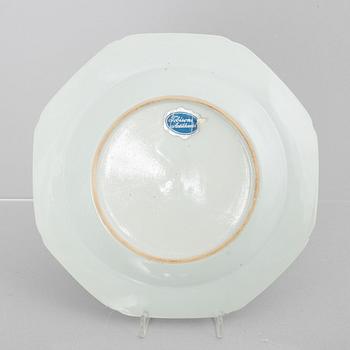 A set of 13 porcelain pieces, China, Qing dynasty, 18th century - early 20th century.
