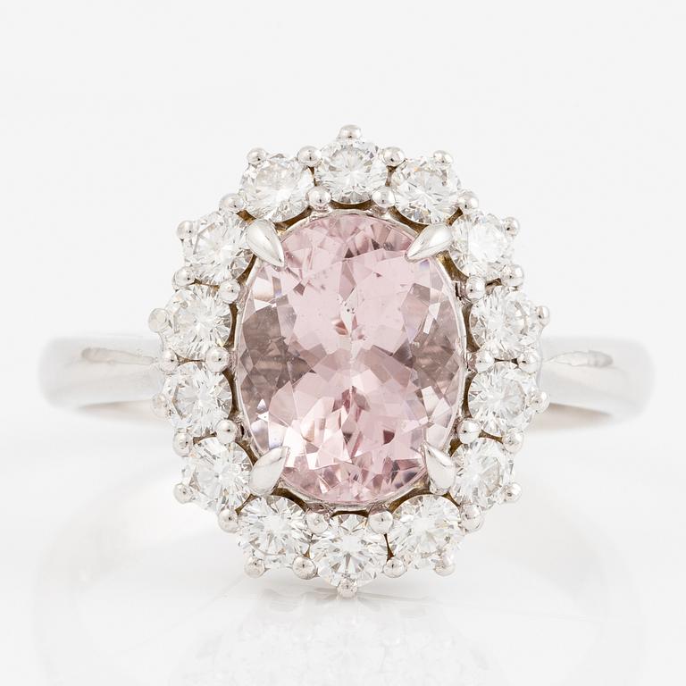 Ring, carved 18K white gold with morganite and brilliant-cut diamonds.