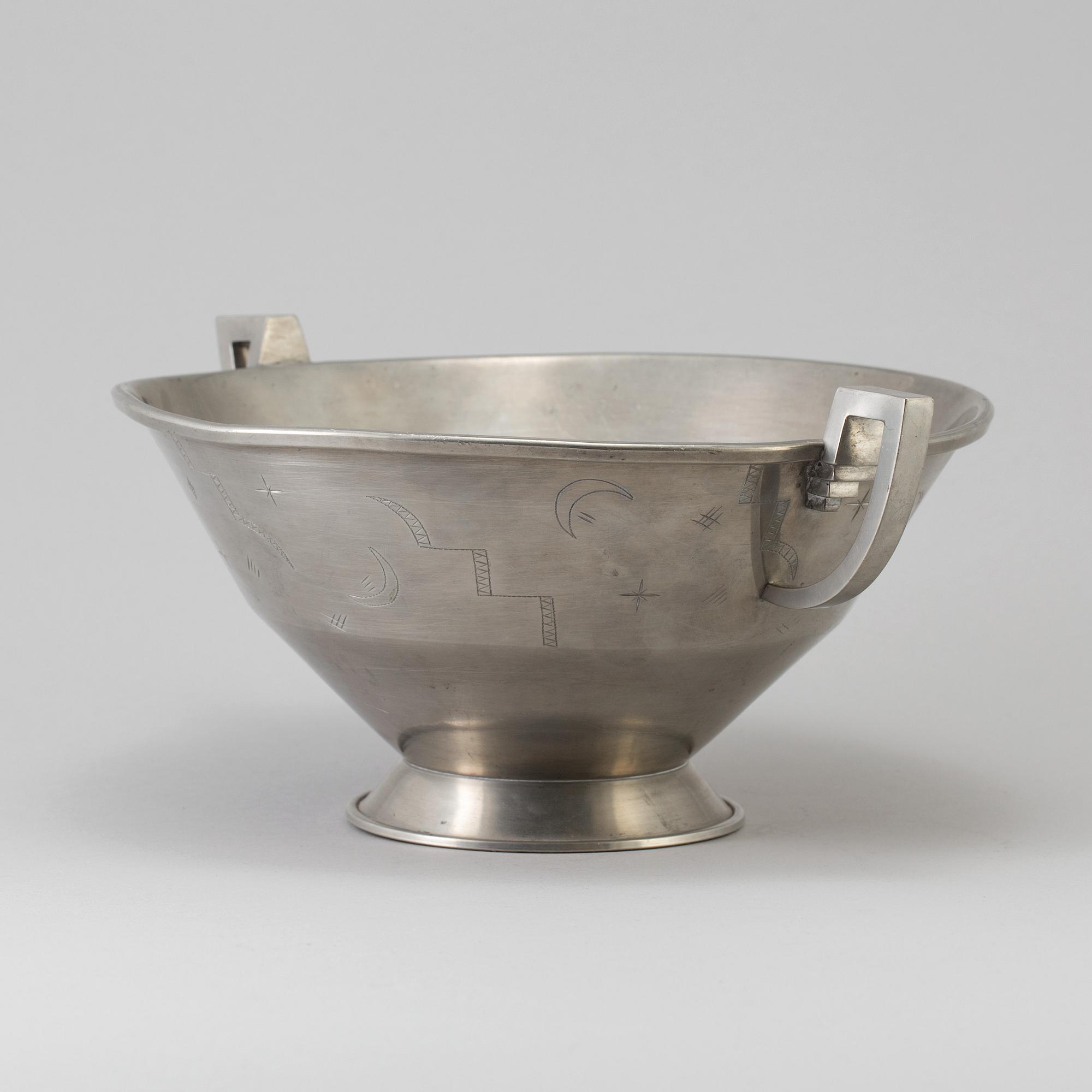 a art deco pewter bowl designed by Anna Thulin year 1930 for Ystad Tenn.