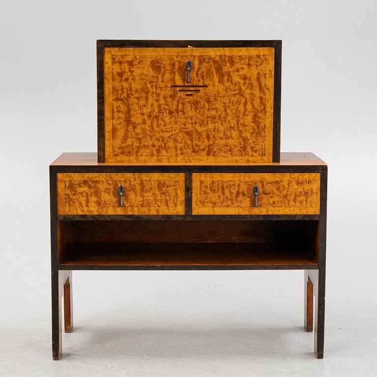A 1930's cabinet.