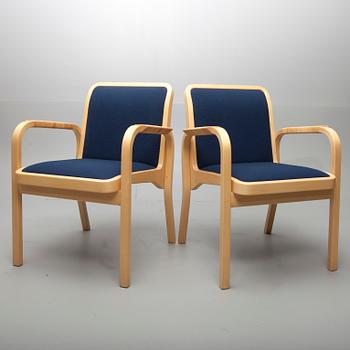KARMSTOLAR, ett par, modell 45, Alvar Aalto, Artek. Modellen formgiven 1947.