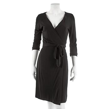 DIAVE VON FURSTENBERG, a black wrap dress. Size US 8.