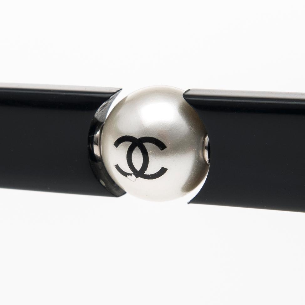 SOLGLASÖGON, Chanel.