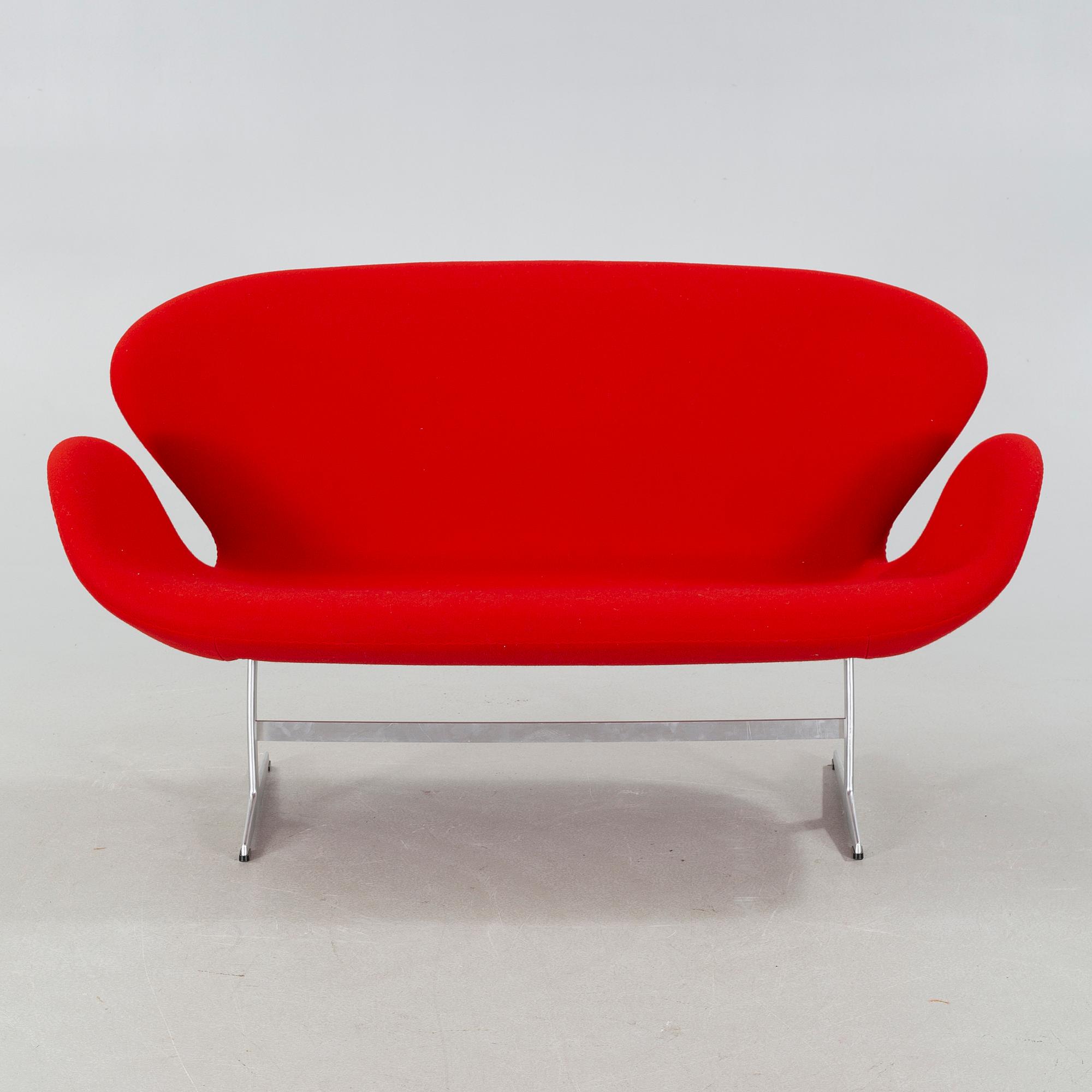 A "Swan" sofa, designed by Arne Jacobsen, Fritz Hansen, 2001.