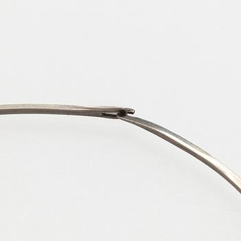 Mirjam Salminen, halssmycke, silver, Kaunis Koru, Helsingfors 1972.