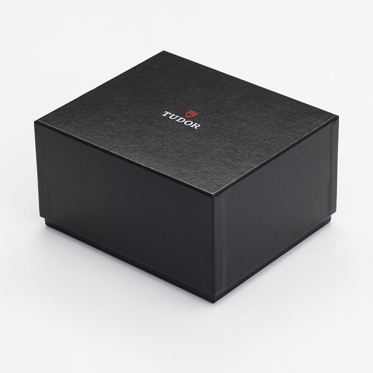 Tudor, Black Bay, 200m, rannekello, 41 mm.
