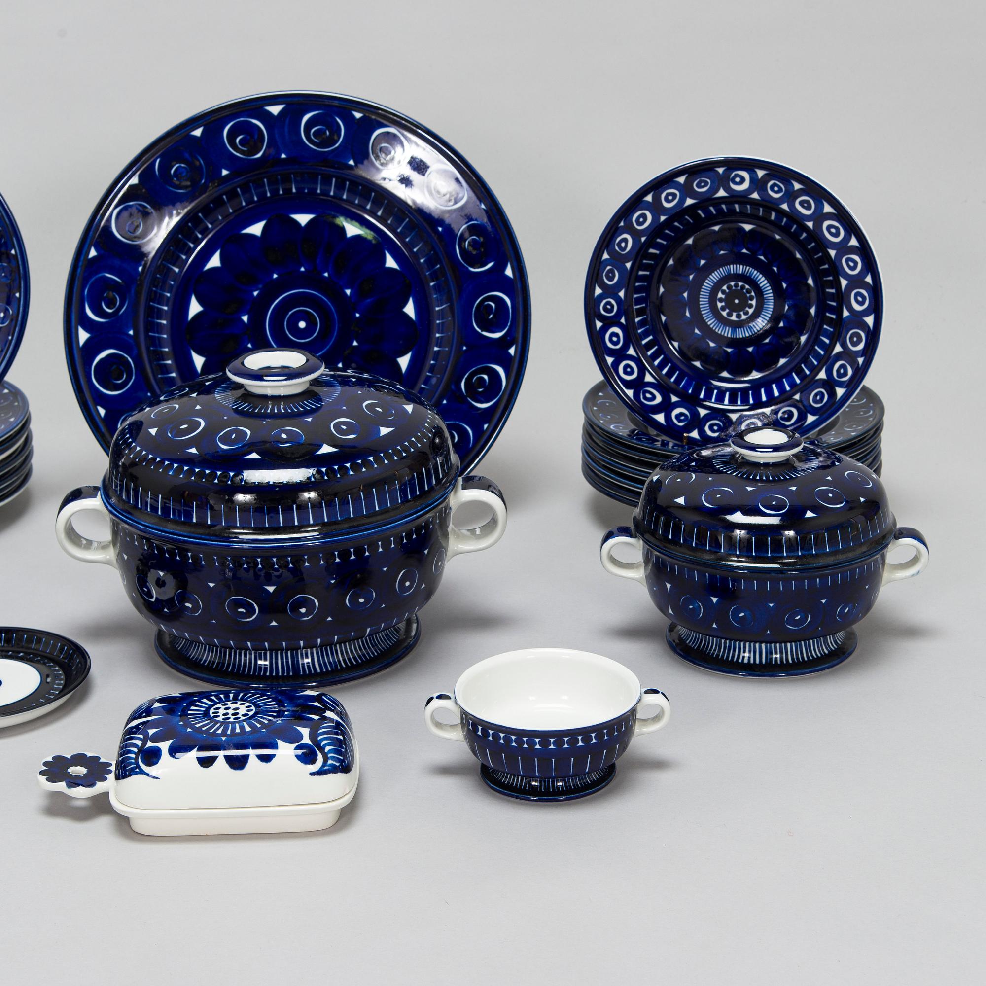Ulla Procopé,  a 46-piece 'Valencia' porcelain dinnerware set for Arabia.