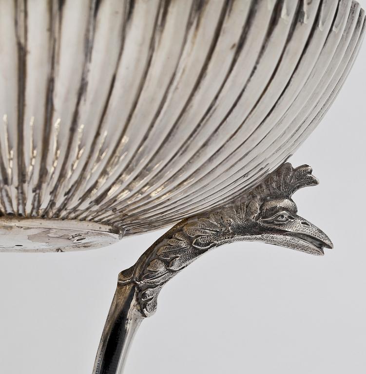 SOCKERSKÅL MED LOCK, silver, empire, Petter Adolf Sjöberg Stockholm 1815. Totalvikt 655 g.