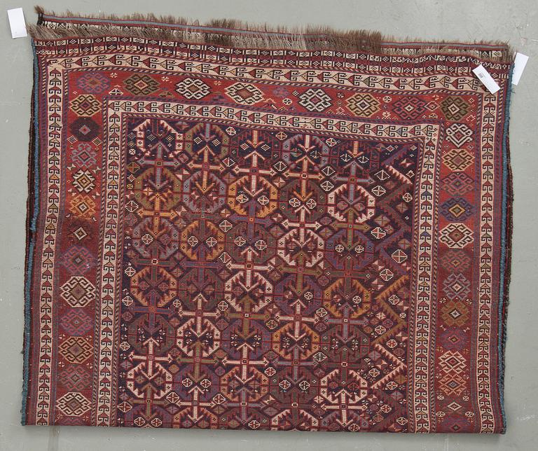 MATTA, semiantik Kashgai. Ca 243x145 cm.