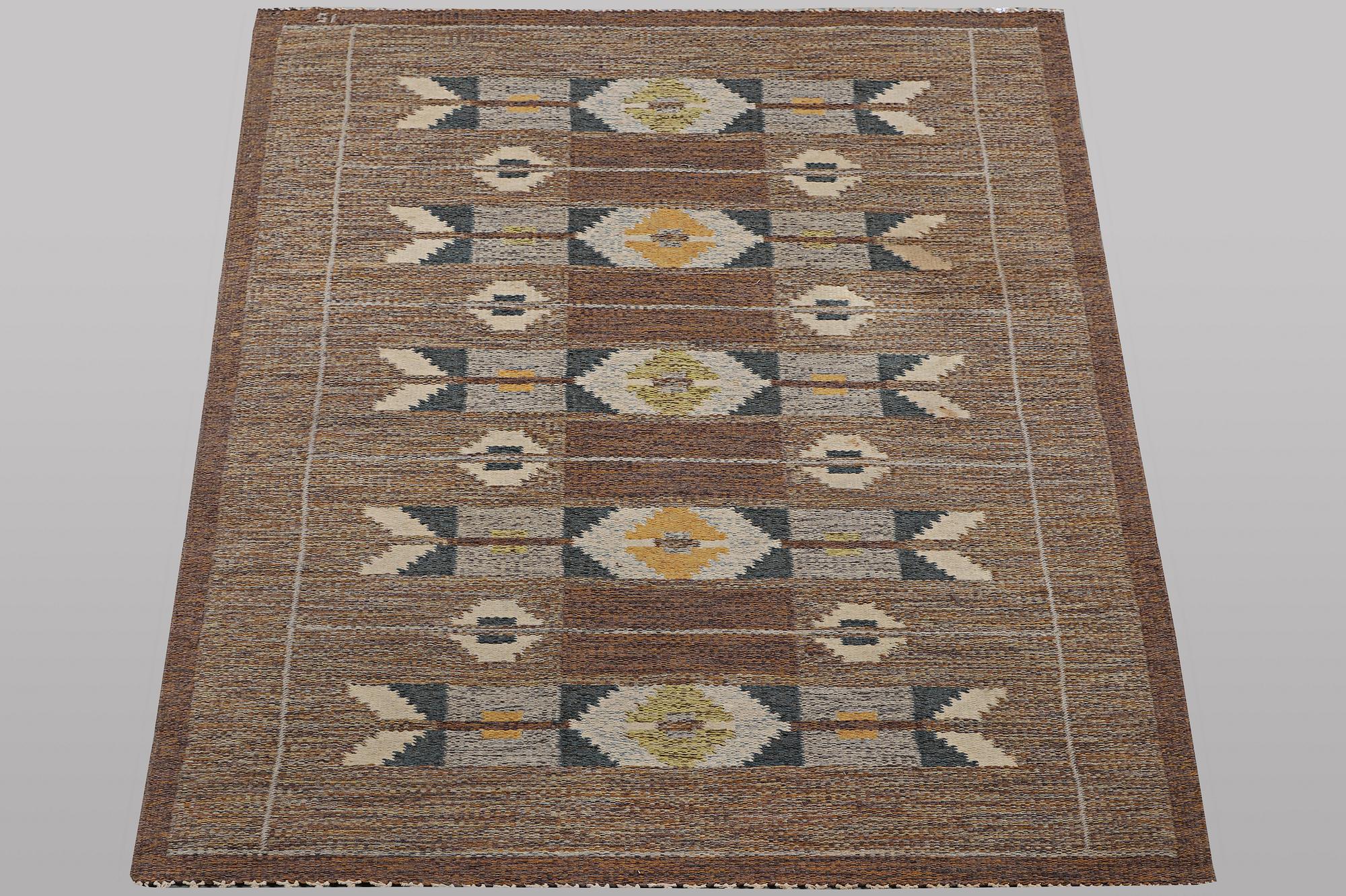 ingegerd silow, a flat weave carpet, signed IS, ca 202 x 133 cm.