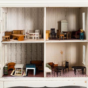 DOLL HOUSE, first half of the 20th century.