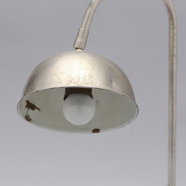 BORDSLAMPA, 1900-talets första hälft.