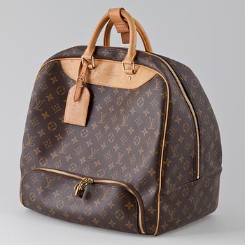 121. A Louis Vuitton bag.