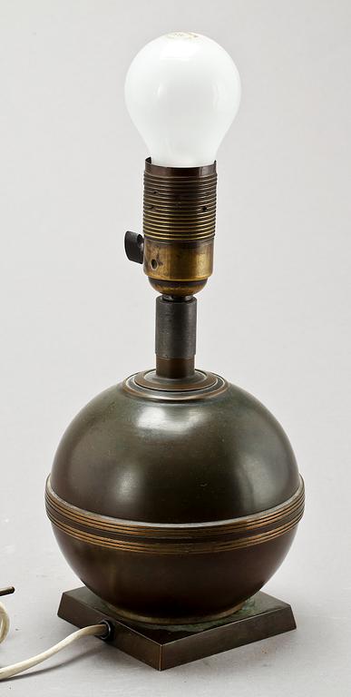 BORDSLAMPA, brons, 1900-talets andra hälft.