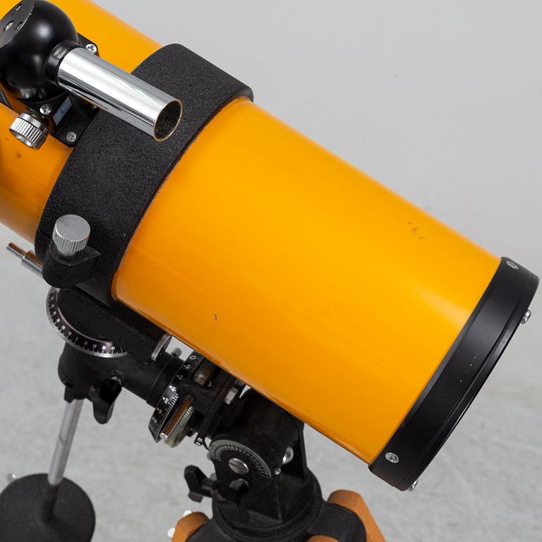 A telescope, Zenith, 20th century.