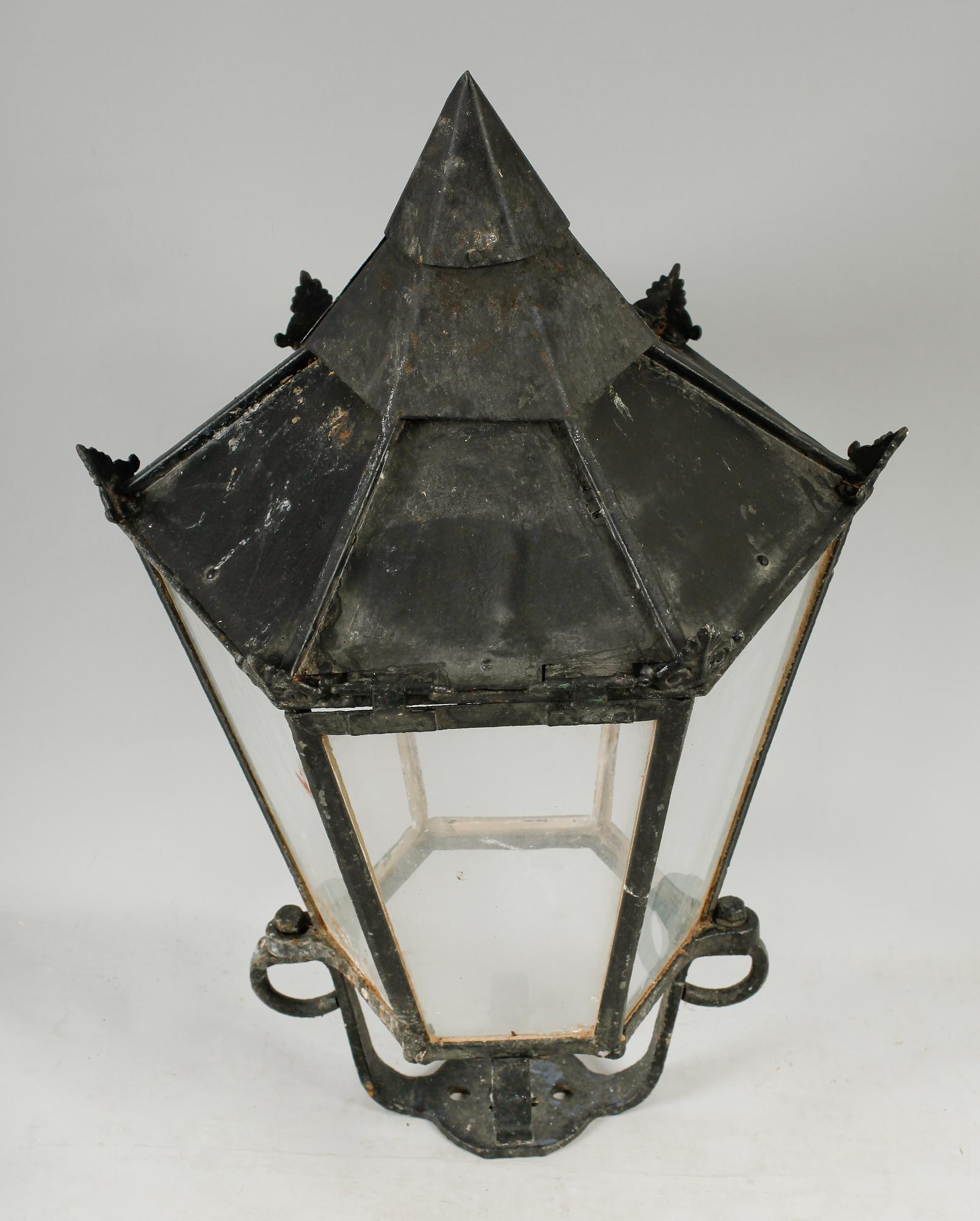 VÄGGLYKTA, plåt, 1800-tal.