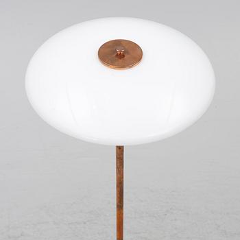 Poul Henningsen, golvlampa, "PH3½-2½.", Louis Poulsen, Danmark, 2000-tal.