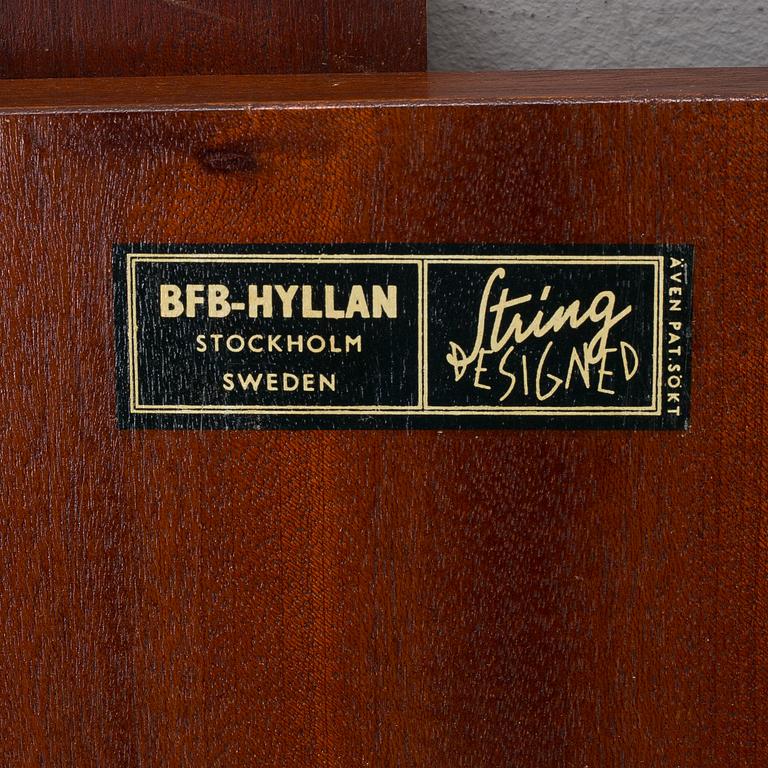 NILS STRINNING, a BFB-hyllan book shelf, mid 20th Century.