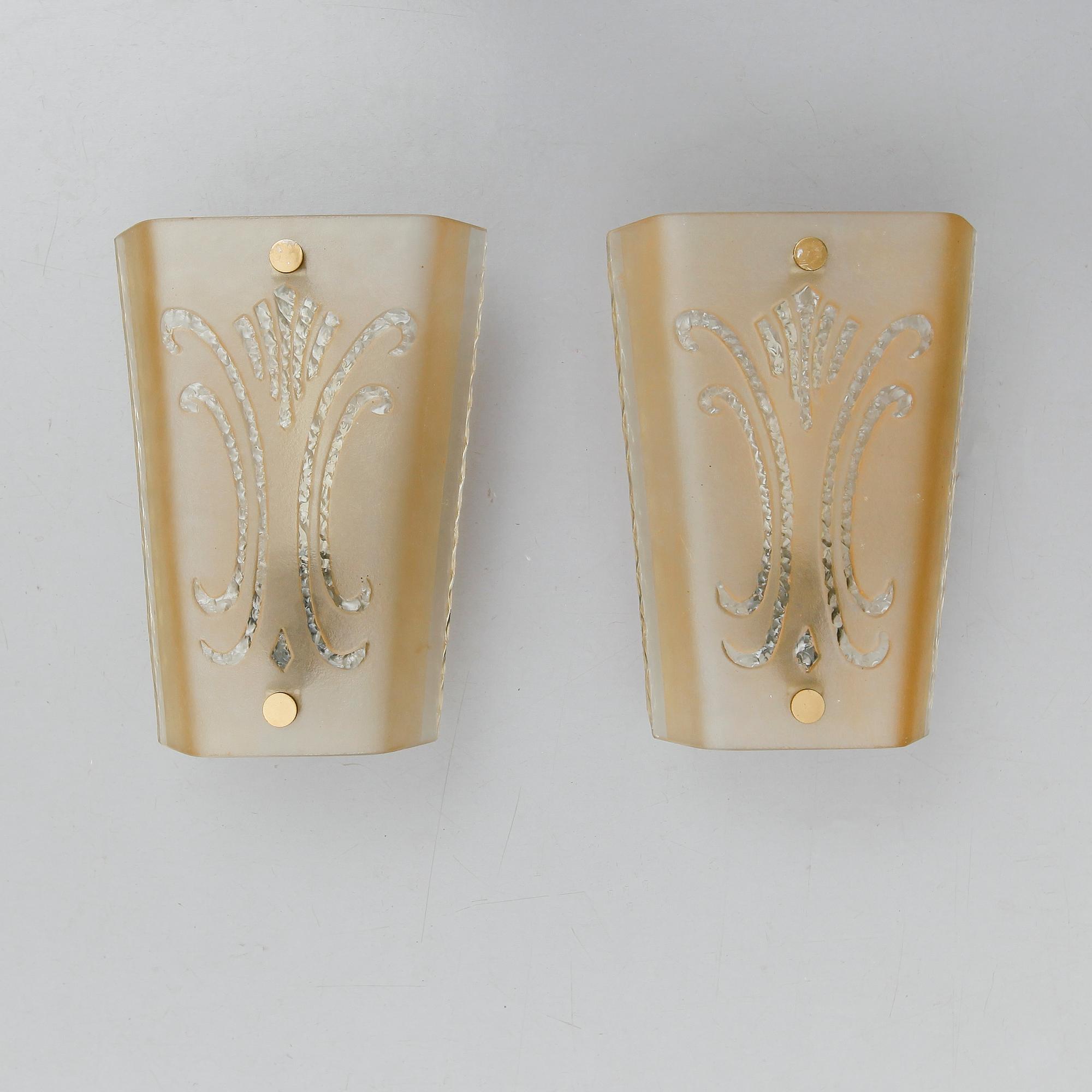 VÄGGLAMPOR, 1 par, glas, 1900-talets första hälft.