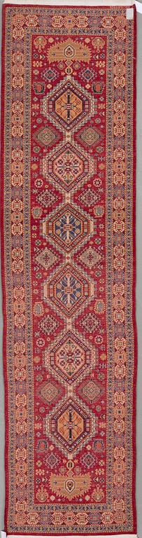 MATTA, galleri. Azerbadjan. Ca 300x73 cm.
