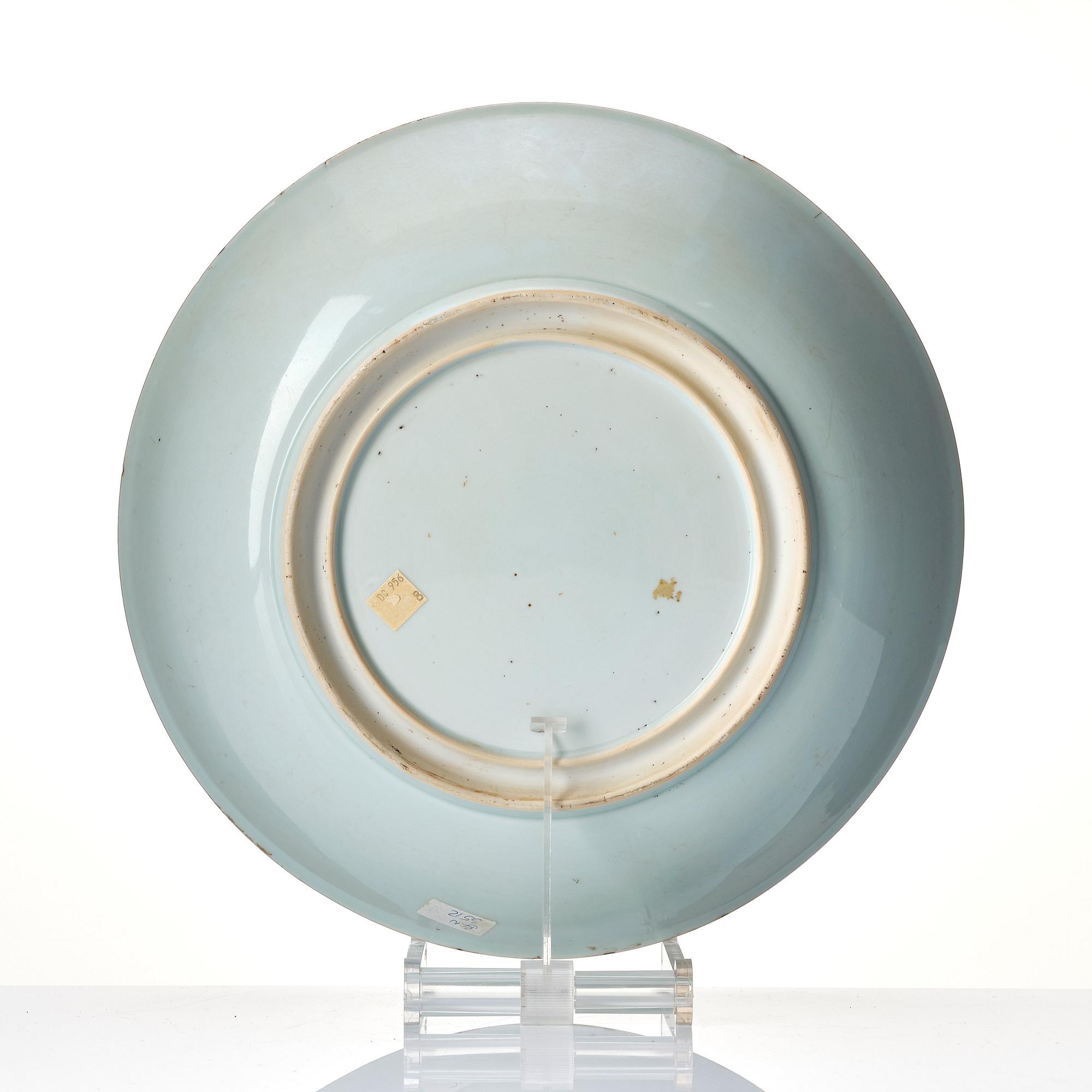 Fat, porslin. Qingdynastin, Kangxi (1662-1722).