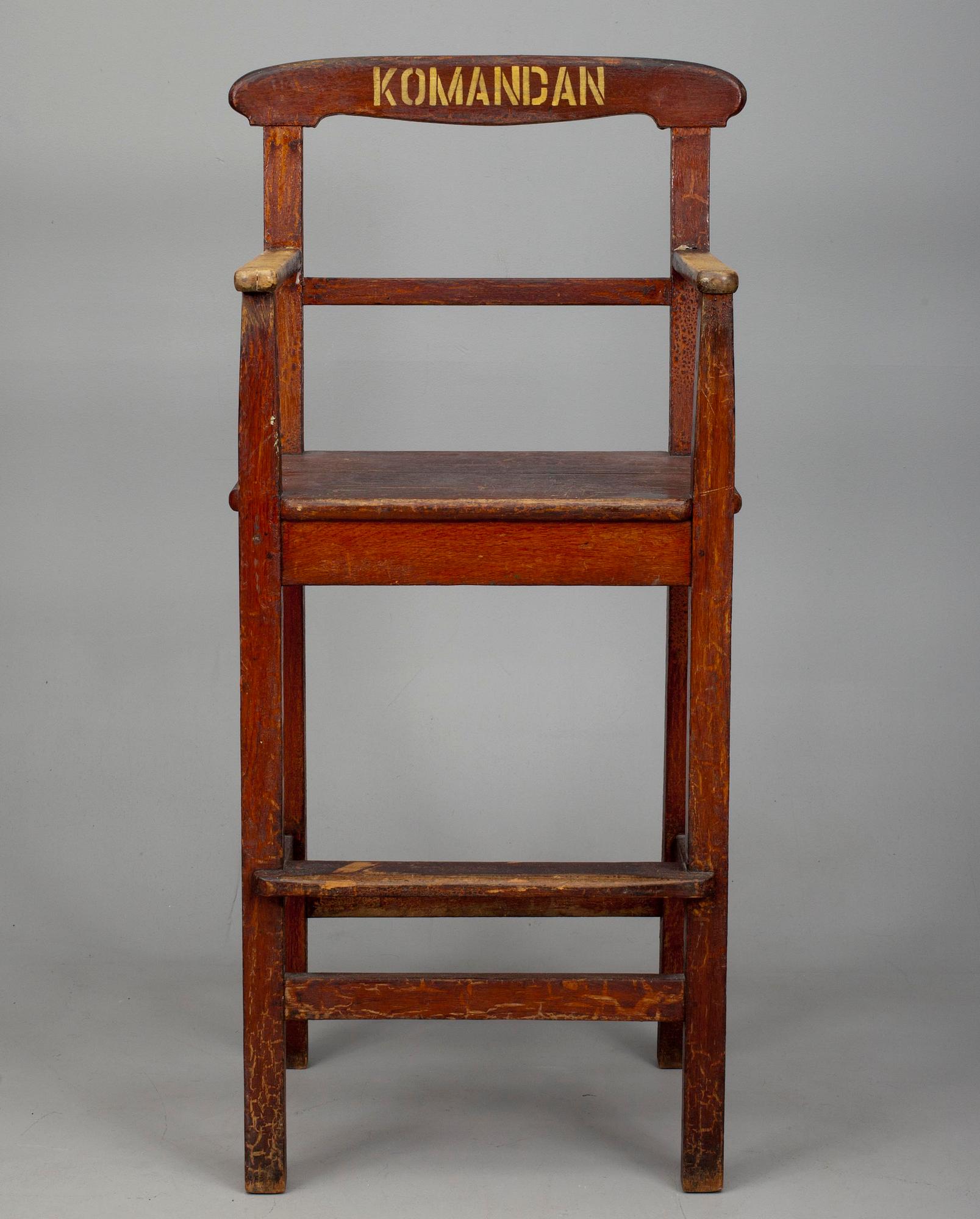 KAPTENSSTOL, märkt "Komandan", 1900-tal.