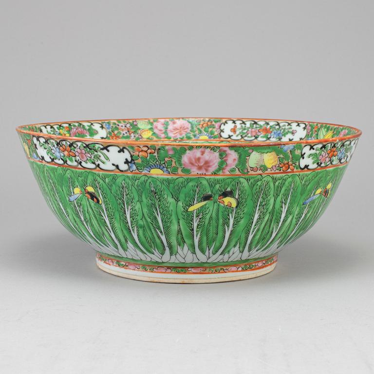 SKÅL, porslin. Qingdynastin, sent 1800-tal.