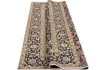 Matta, Keshan, ca 299 x 217 cm.