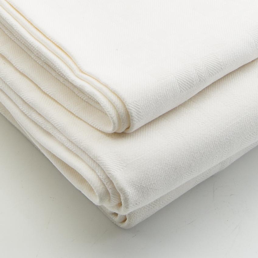 Tablecloths, 3 pcs, and napkins, 12 pcs, damask, first half/mid 20th century.