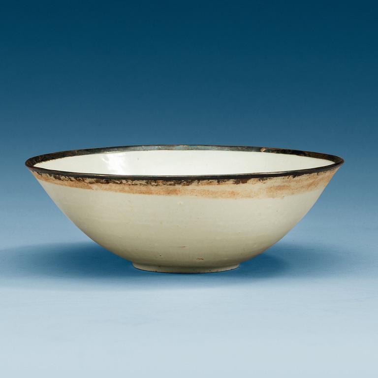 A pale celadon glazed double fish bowl, Song dynasty (960-1279).