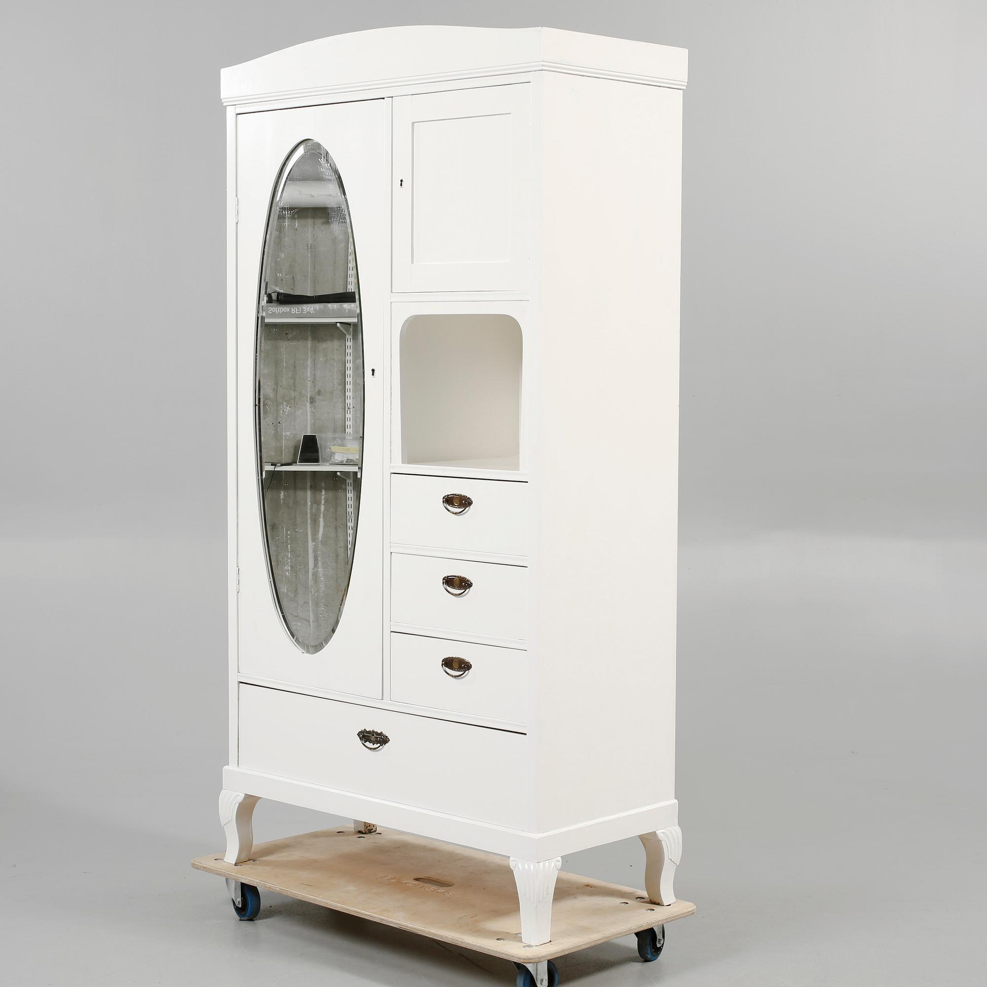 KLÄDSKÅP, jugend, 1900-talets början.