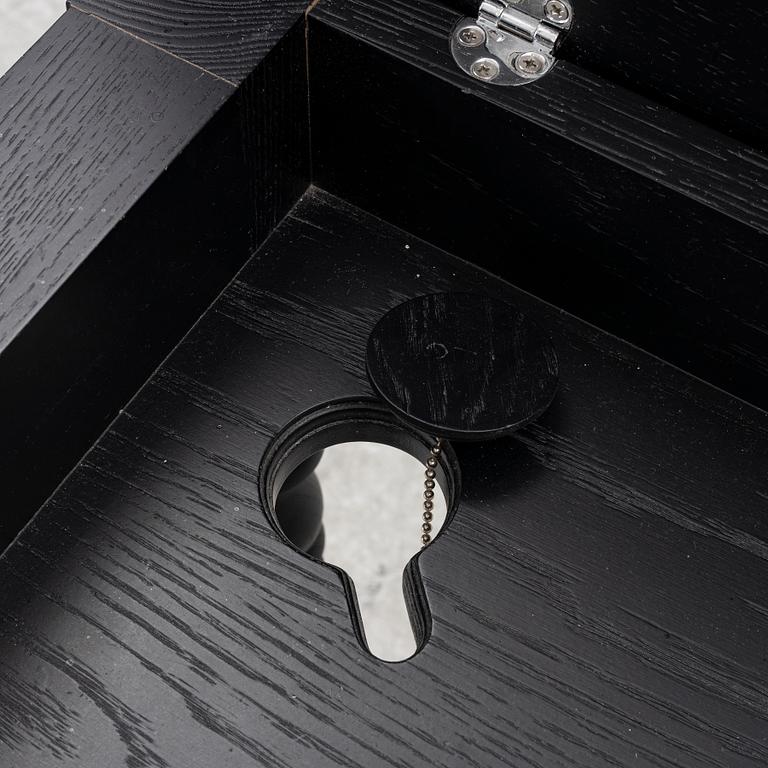 Marcel Wanders, a "Two top secretary desk", Moooi, Holland.