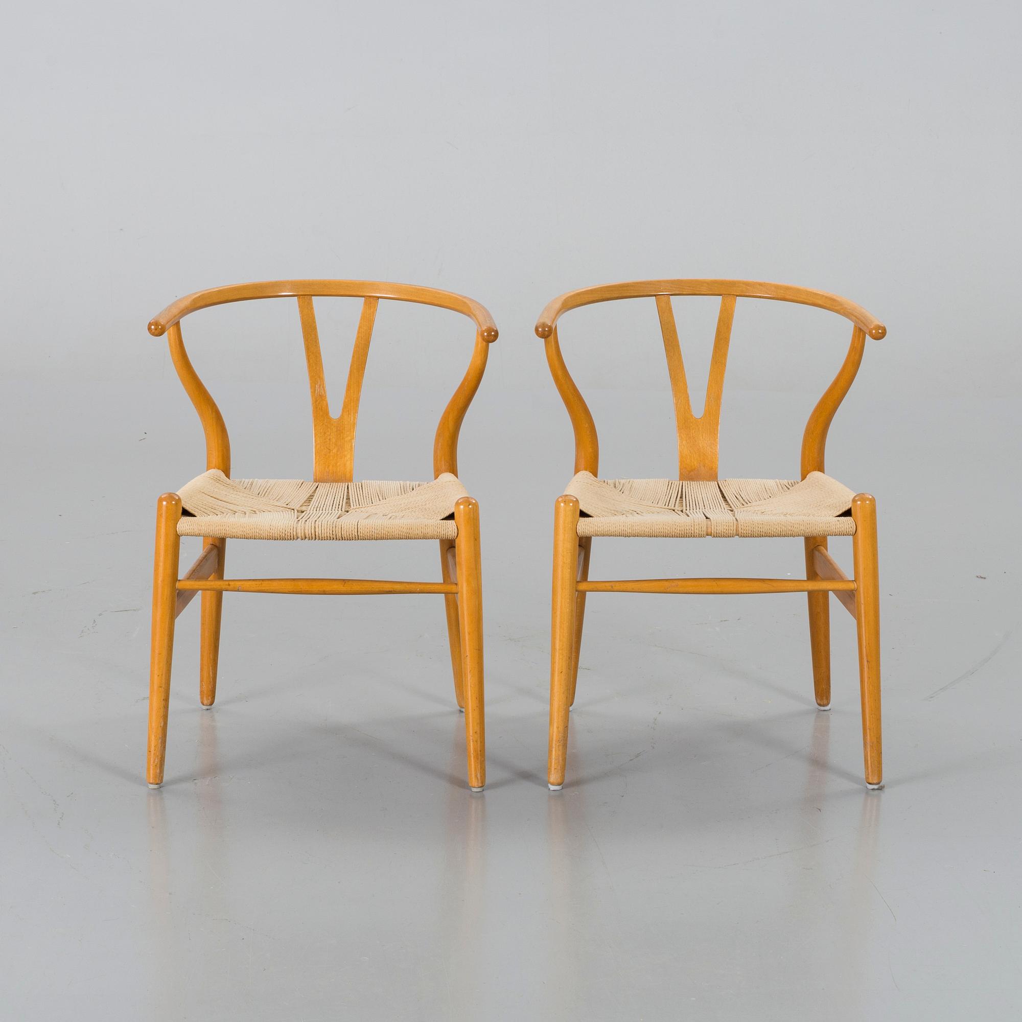HANS J WEGNER,  A PAIR OF ARMCHAIRS "Y-stolen" , Carl Hansen & Son.
