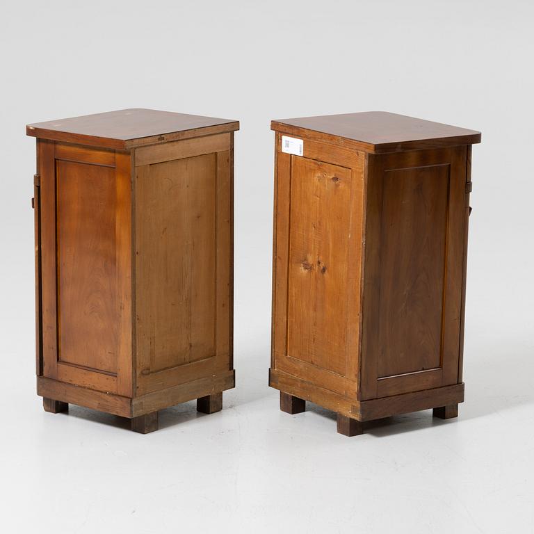 Sängbord, ett par, 1900-tal.