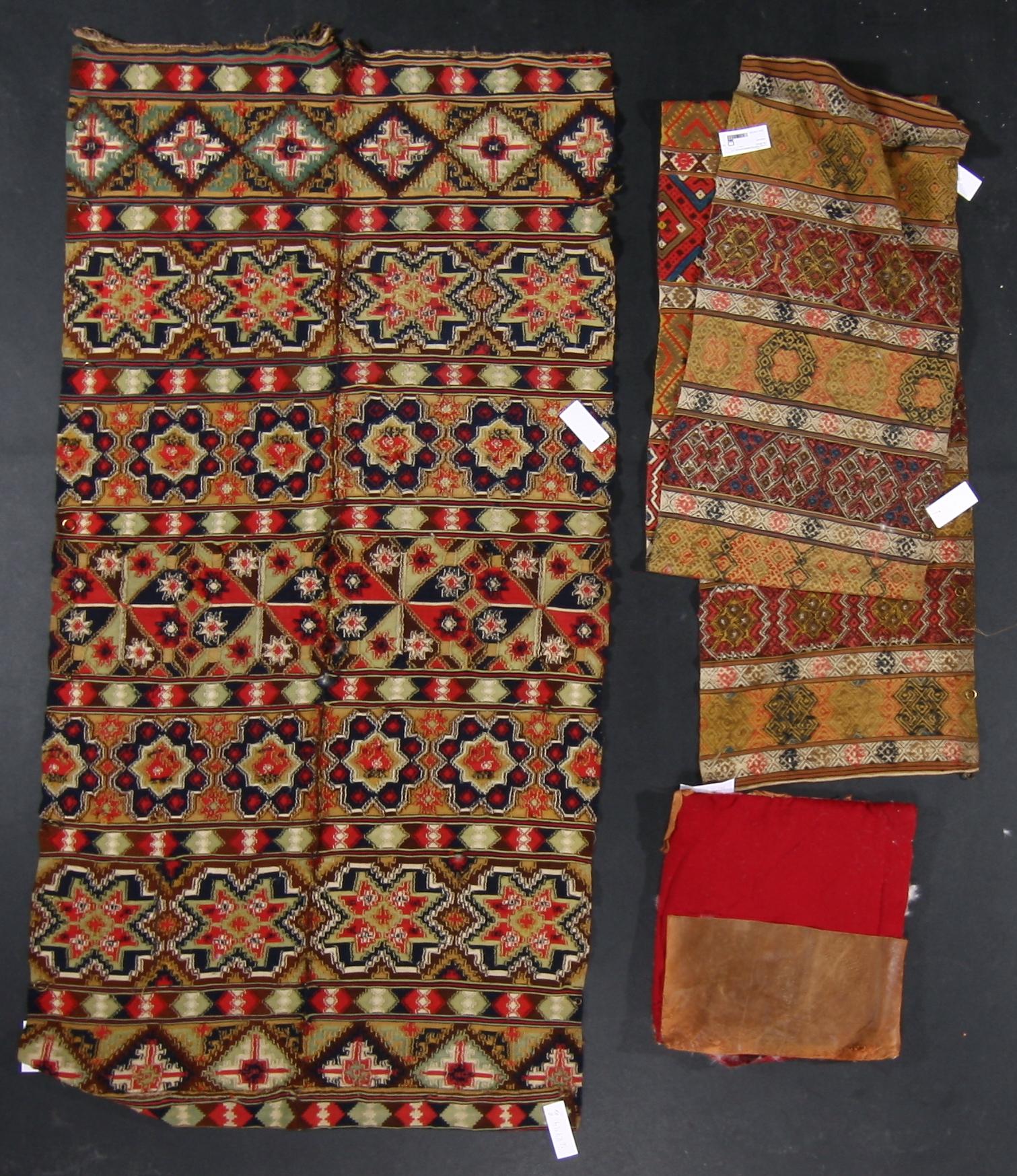 PARTI ALLMOGETEXTILIER, 3 st. Bla 1800-tal.