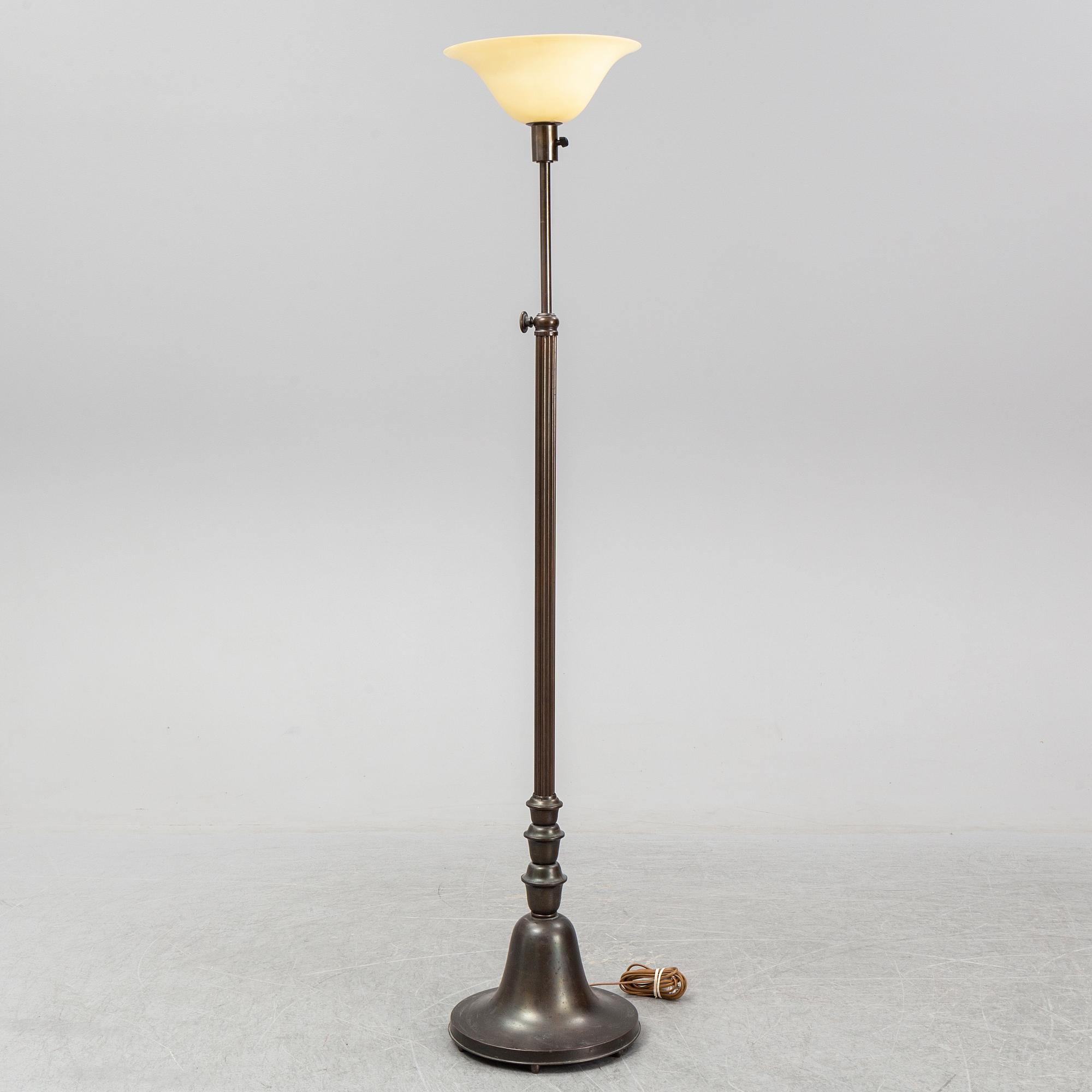 GOLVLAMPA,  1920/30 tal.