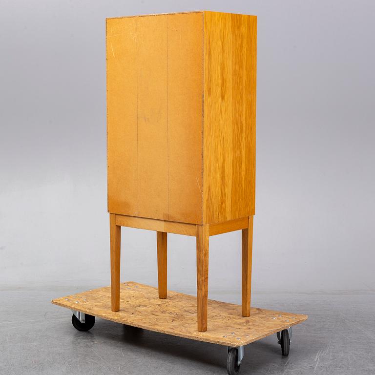 ARKIVSKÅP, ek, 1900-tal.