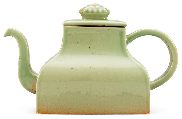 A Signe Persson-Melin stoneware teapot, Rörstrand 1978-85.