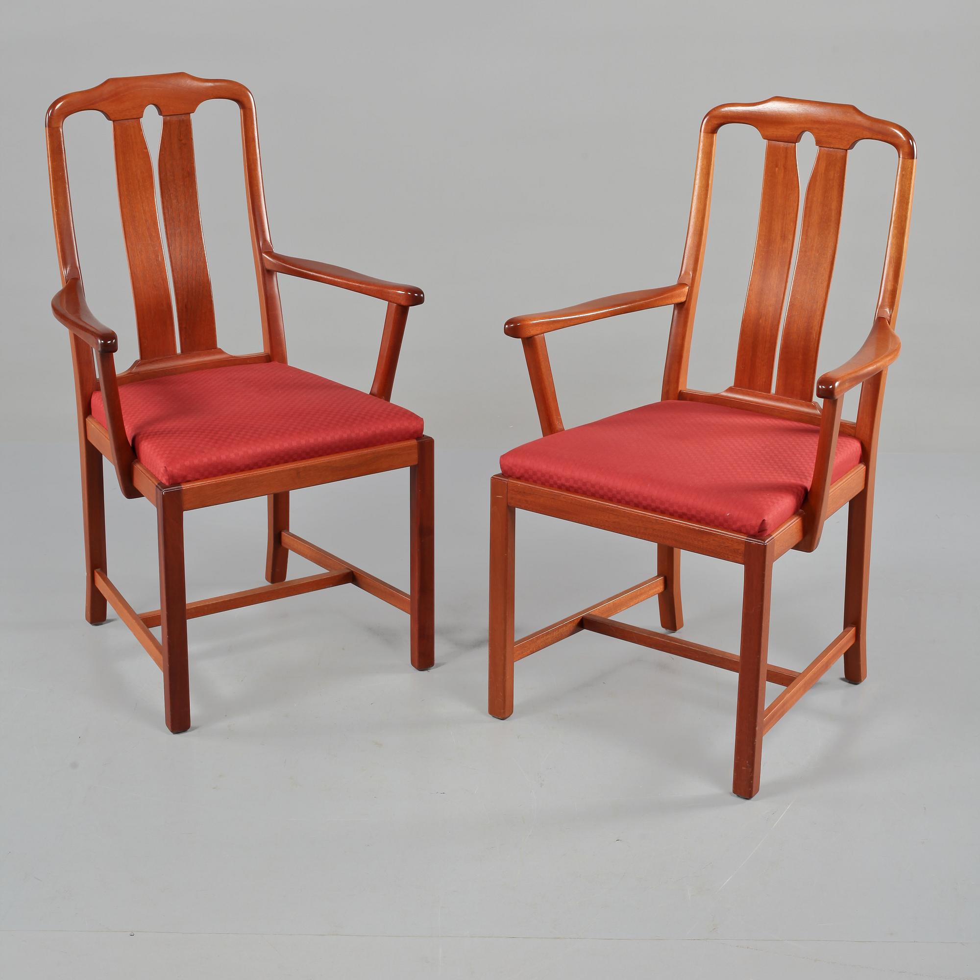 KARMSTOLAR, ett par, "Ambassadör", Carl Malmsten, Rydéns Interiör, tillverkade 1985.
