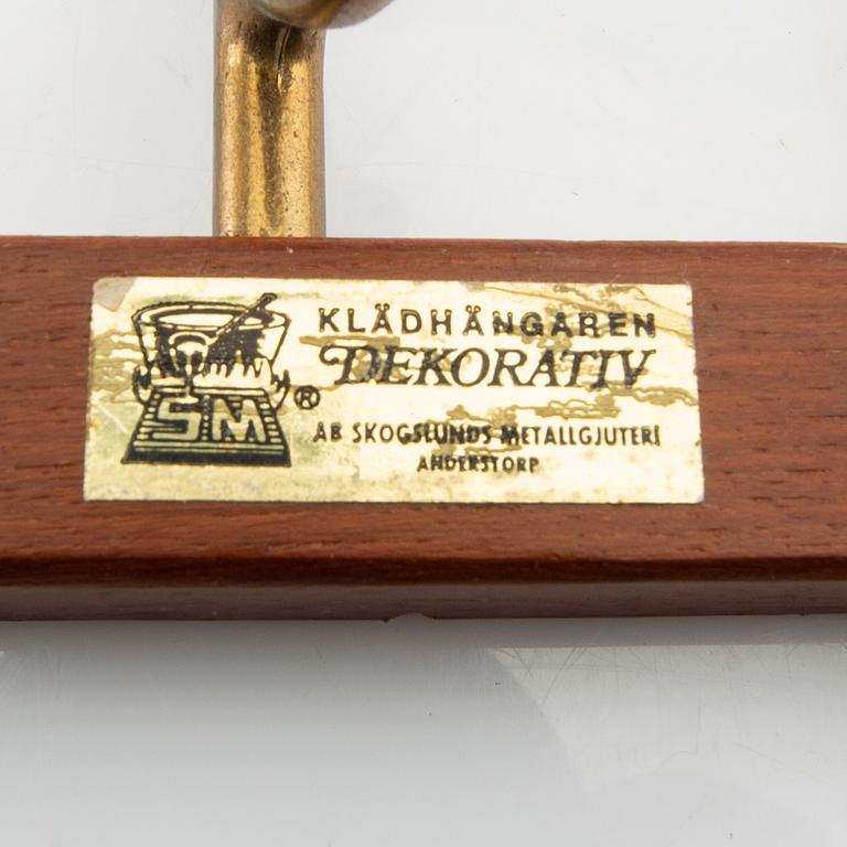 Klädhängare, två st "Dekorativ" Skoglunds metallgjuteri Anderstorp 1950-/60-tal.