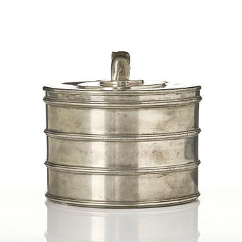 Sylvia Stave, burk med lock, modell 5278, C.G. Hallberg, Stockholm, 1933.