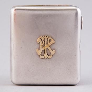 A parcel-gilt cigarette case, mark of PP, Helsinki. Around 1950.