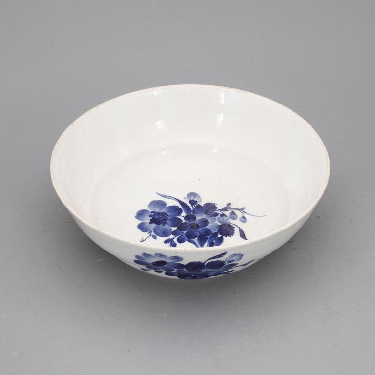SERVISDELAR, ca160+8 delar, porslin, "Blå blomst", Royal Copenhagen, 1900-tal.