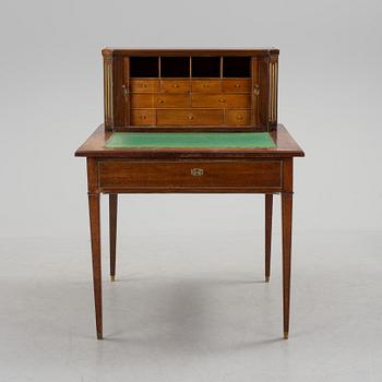 A late mahogany gustavian desk from about 1800.