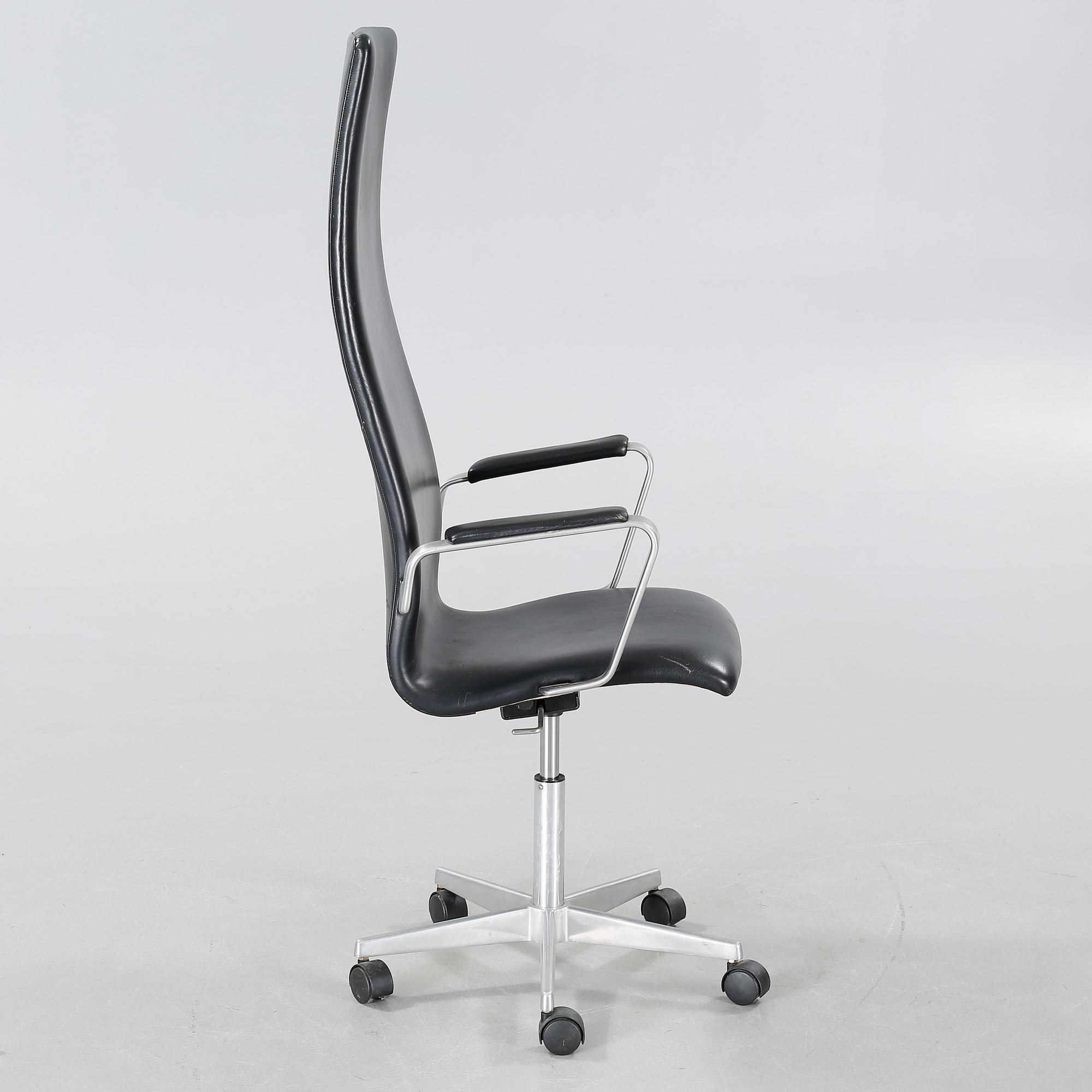 An office chair by Arne Jacobsen, "Oxford", Fritz Hansen, 1995.