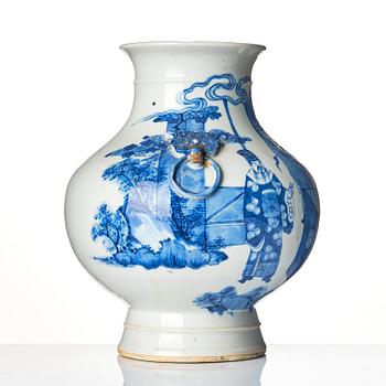 A blue and white vase, Qing dynasty, 19th Century.